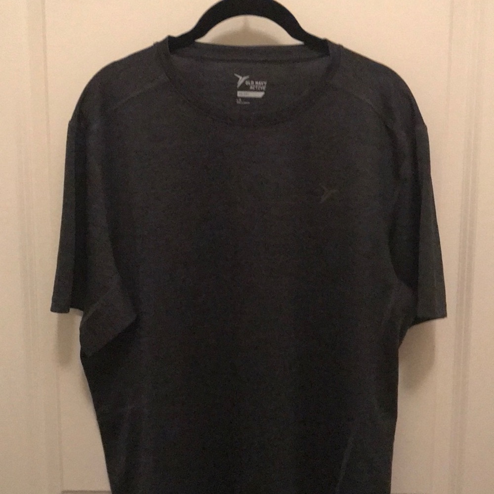 Old navy go-dry men’s athletic shirt